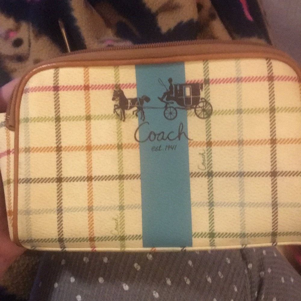 Coach makeup bag( Authentic )